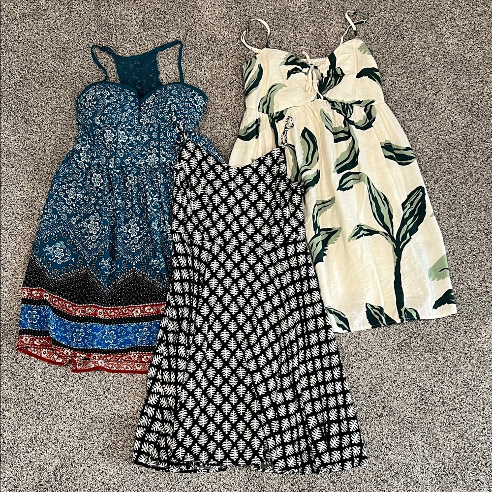 Floral and Patterned Dresses Trio Women’s M